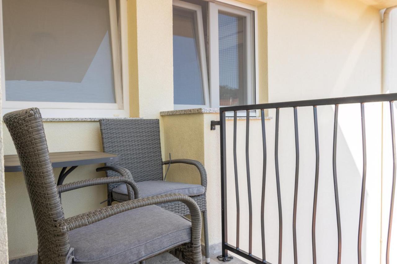 Apartments&rooms Stella Adriatica Murter Esterno foto