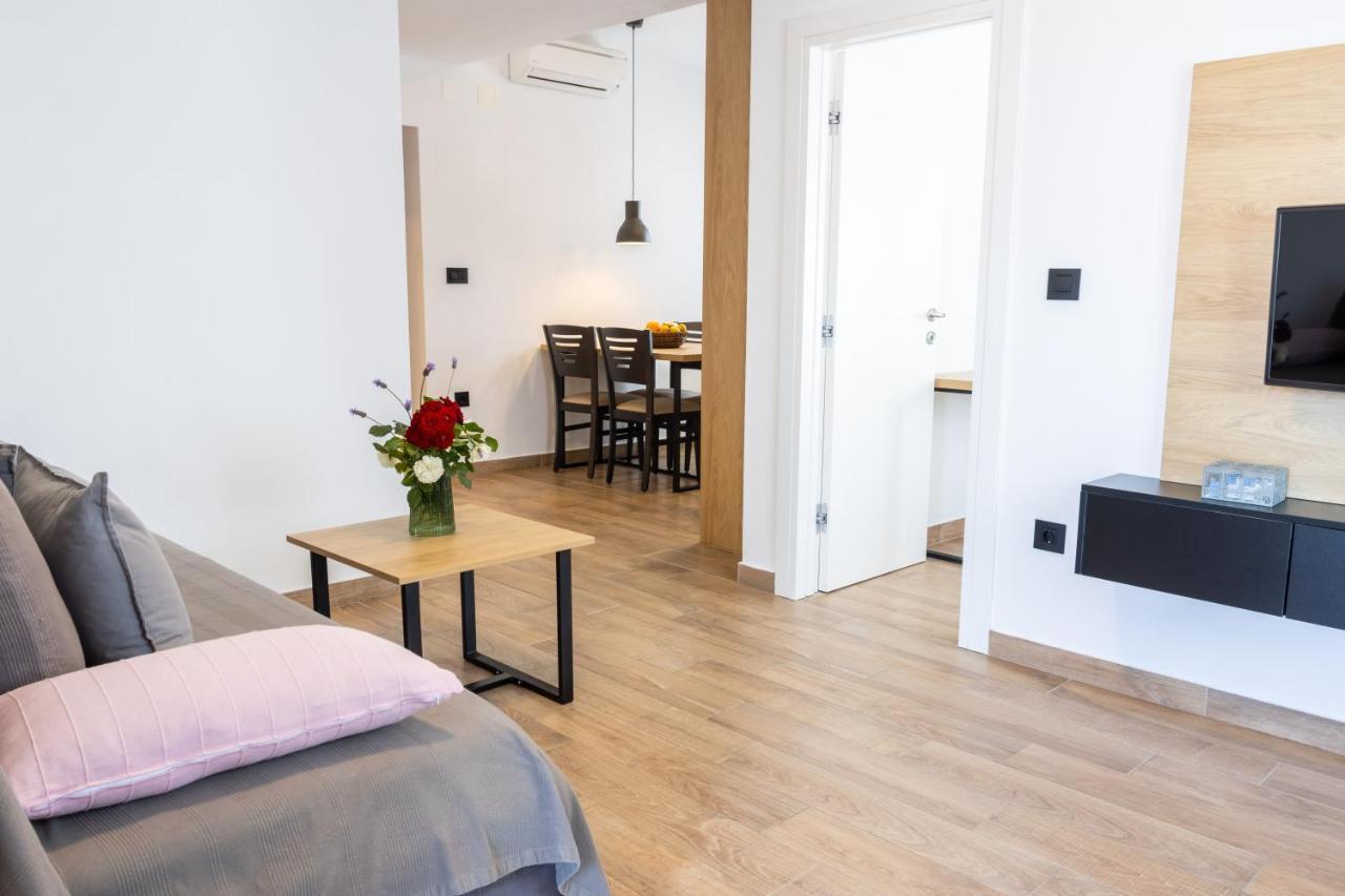 Apartments&rooms Stella Adriatica Murter Esterno foto