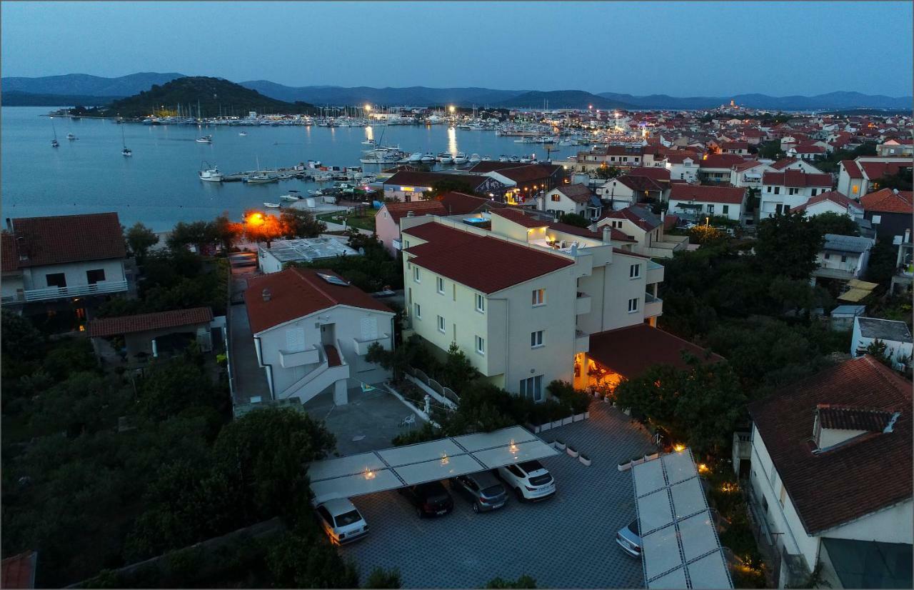 Apartments&rooms Stella Adriatica Murter Esterno foto
